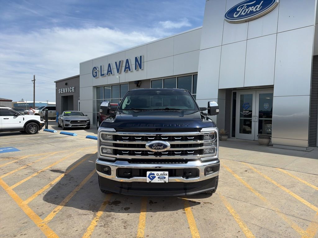 Used 2025 Ford F350 Lariat w/ Chrome Package AWD/4WD image 2