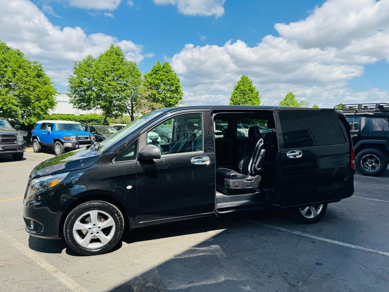 Used 2017 Mercedes-Benz Metris Passenger image 19