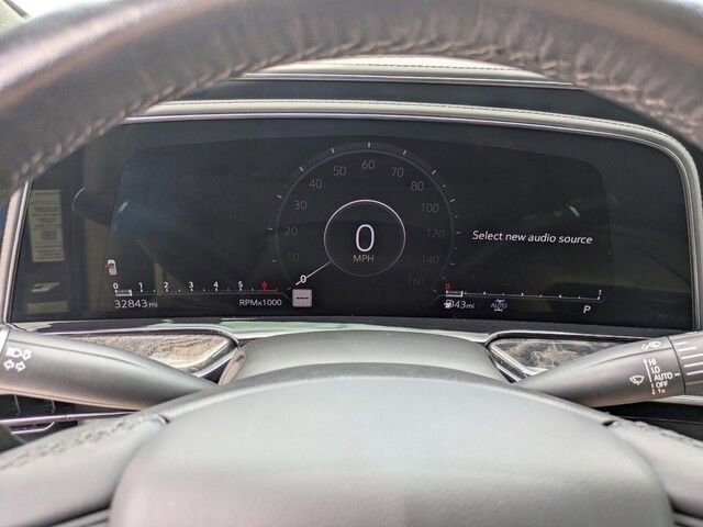 Used 2021 Cadillac Escalade Premium Luxury image 25