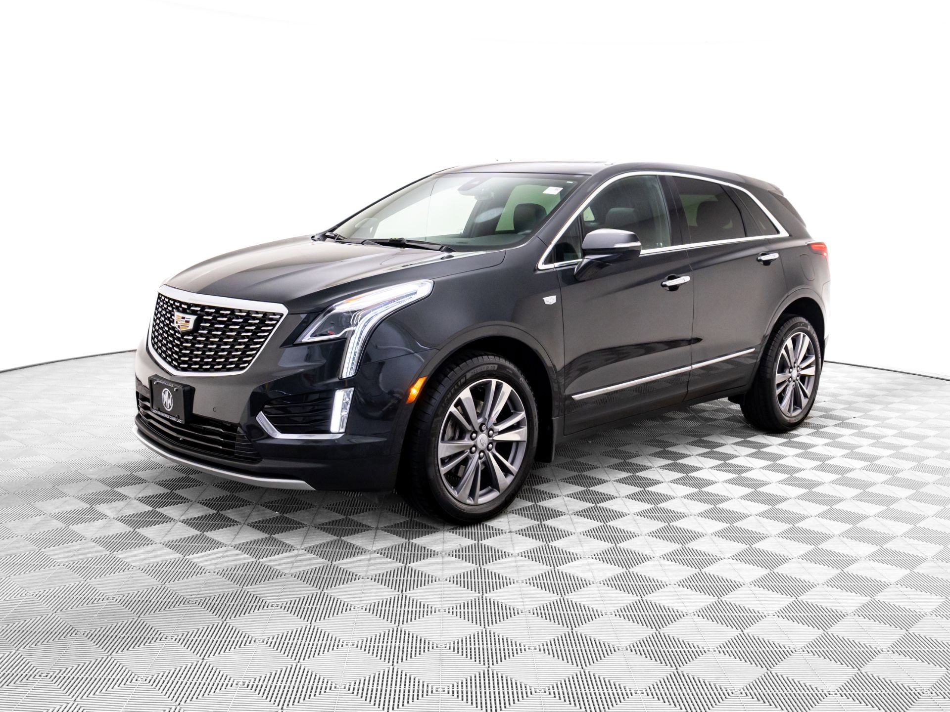 Used 2020 Cadillac XT5 Premium Luxury w/ LPO, Floor Liner Package image 3