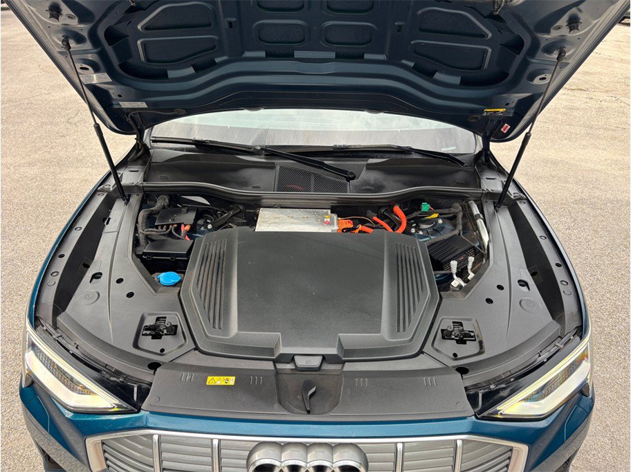 Used 2019 Audi e-tron Prestige w/ Prestige Package AWD/4WD image 54