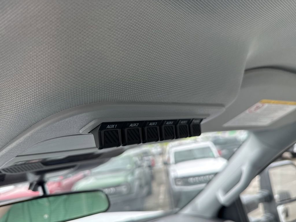 New 2025 Ford F550 4x4 Regular Cab Super Duty image 23