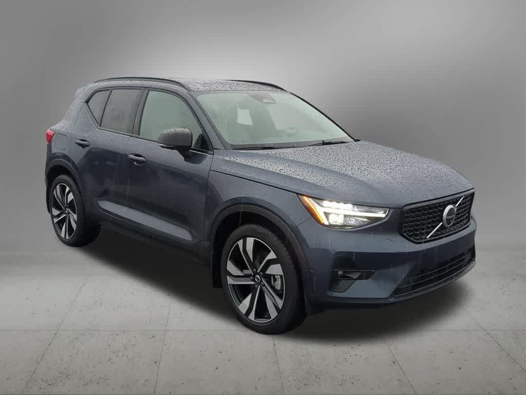 Certified 2026 Volvo XC40 B5 Ultra w/ Protection Package Premier AWD/4WD image 8