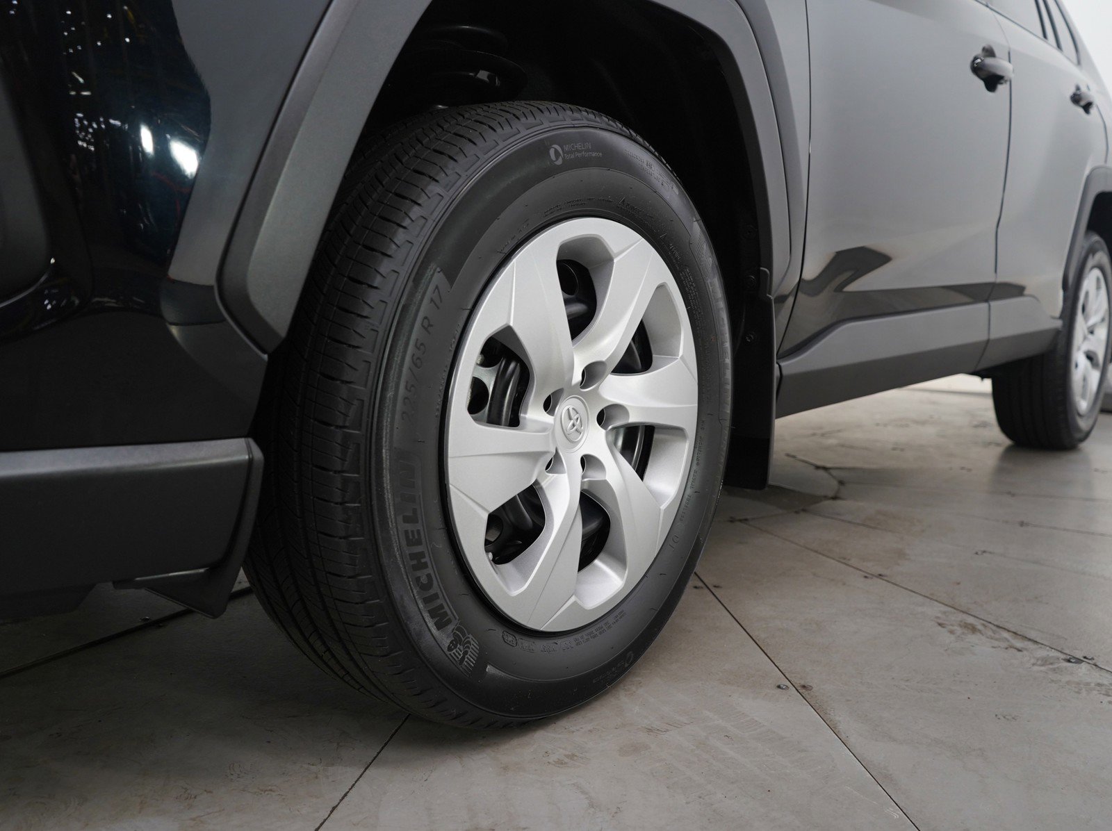 Used 2023 Toyota RAV4 LE image 24