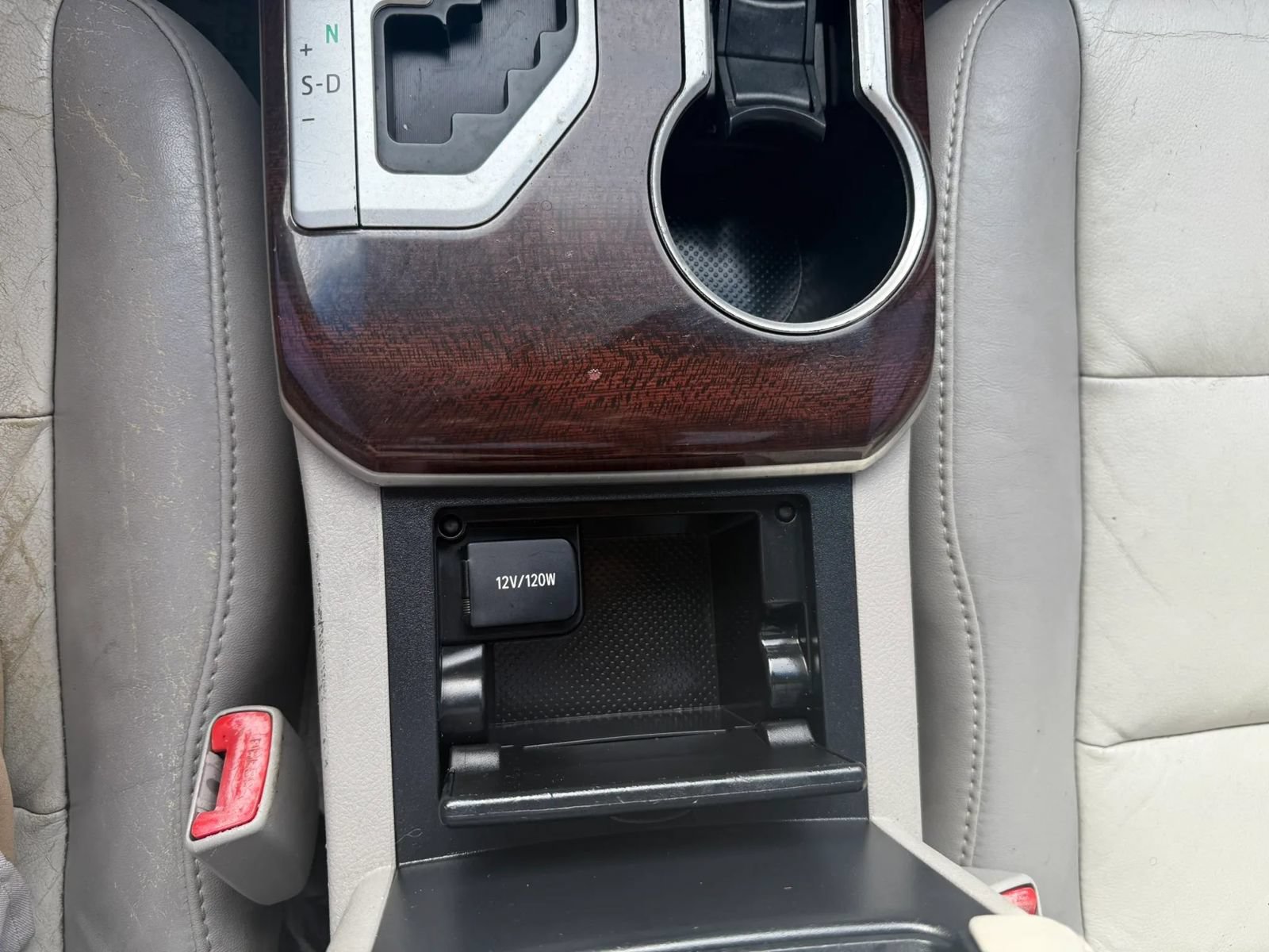 Used 2012 Toyota Camry XLE FWD image 33