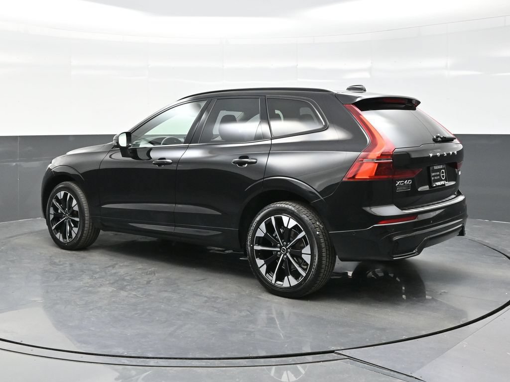Used 2026 Volvo XC60 B5 Plus AWD/4WD image 4