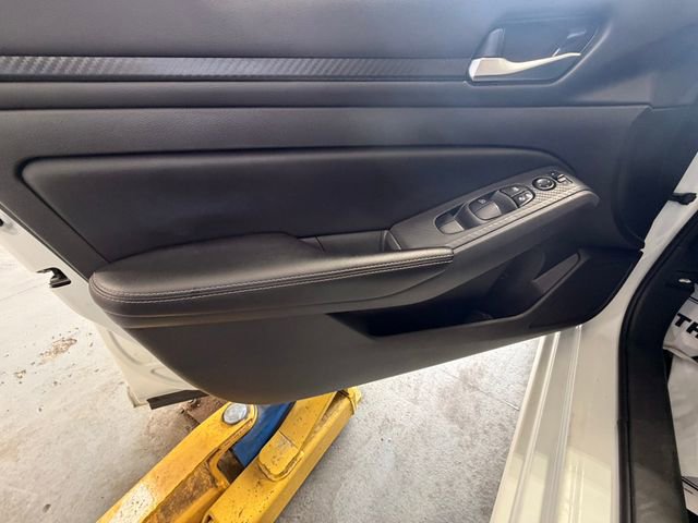 Used 2025 Nissan Altima 2.5 SV FWD image 8