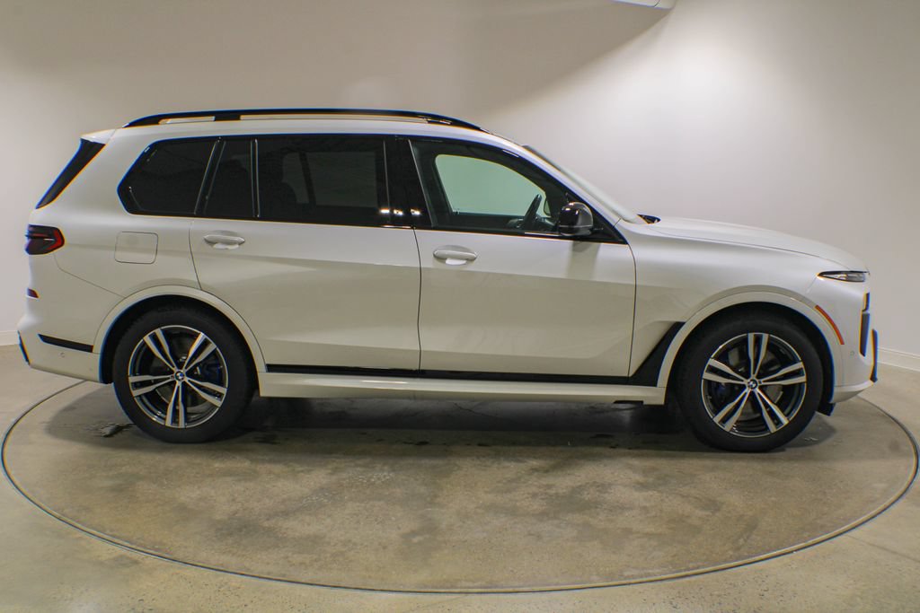Used 2026 BMW X7 M60i AWD/4WD image 4