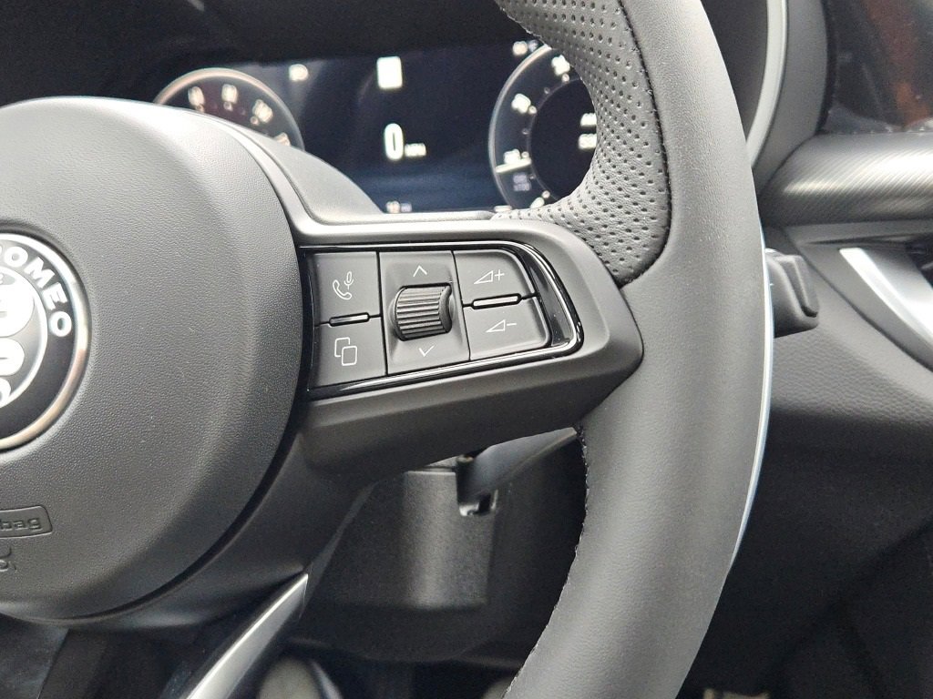 New 2025 Alfa Romeo Stelvio Sprint w/ Veloce Package image 33