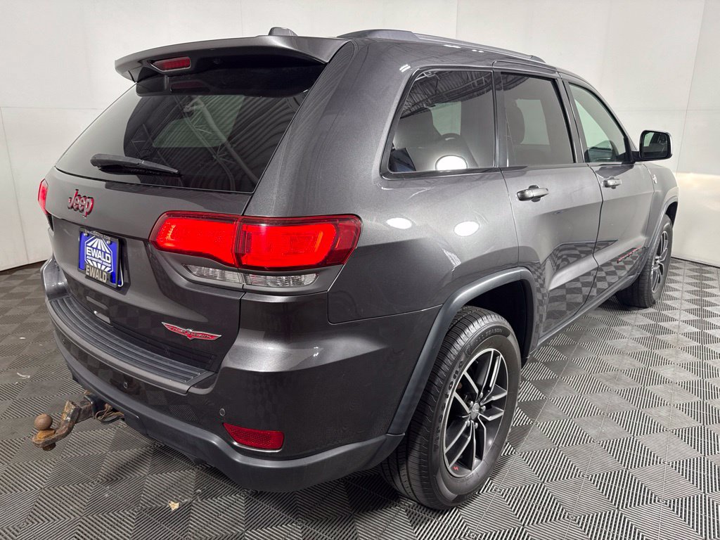 Used 2017 Jeep Grand Cherokee Trailhawk w/ Trailhawk Luxury Group AWD/4WD image 11