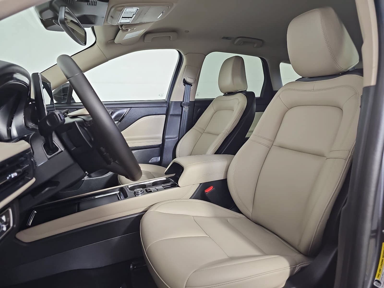 Used 2025 Lincoln Corsair FWD image 15