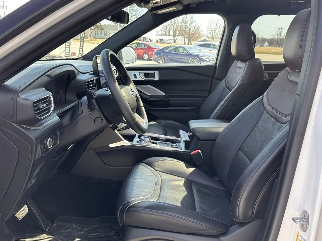 Certified 2023 Ford Explorer Platinum w/ Technology Package image 11