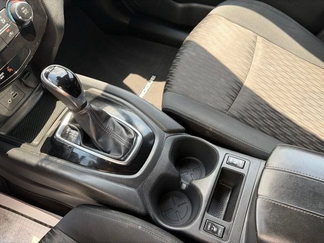 Used 2019 Nissan Rogue SV AWD/4WD image 25