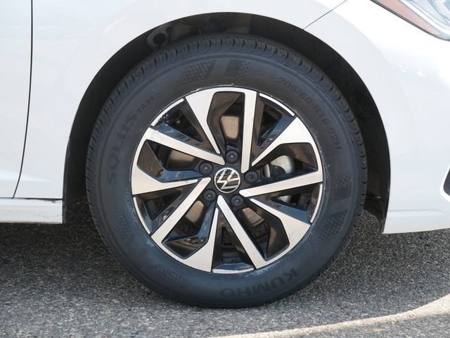 Certified 2025 Volkswagen Jetta S FWD image 9