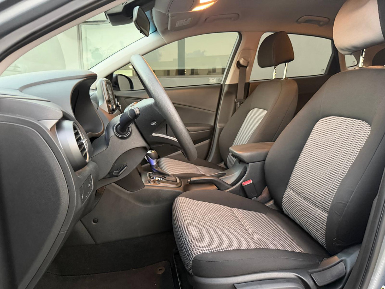 Used 2021 Hyundai Kona SE image 11