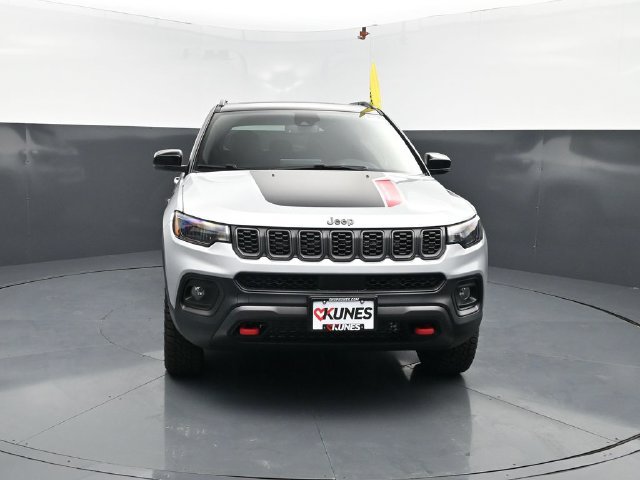 New 2026 Jeep Compass Trailhawk w/ Sun, Sound & Navigation Group AWD/4WD image 2