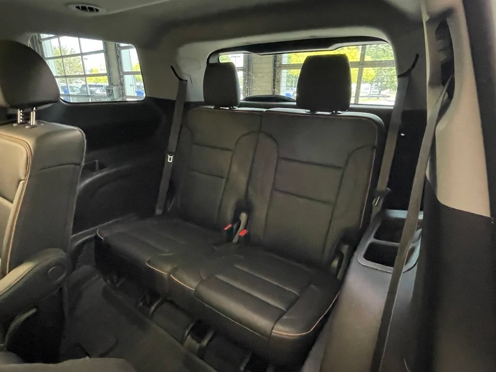 Used 2022 GMC Acadia AT4 w/ Technology Package AWD/4WD image 28