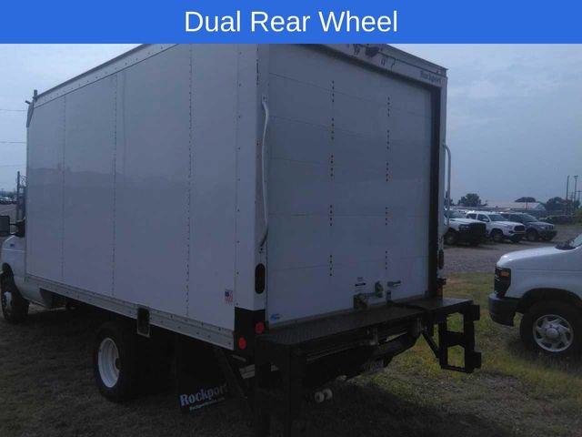 Certified 2024 Ford E-450 and Econoline 450 Super Duty w/ Power Windows & Locks Group RWD image 2