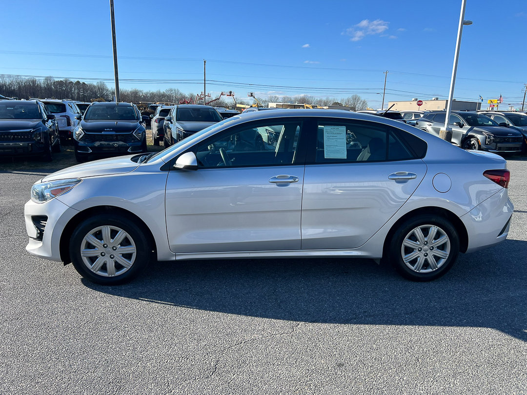 Used 2022 Kia Rio LX image 2