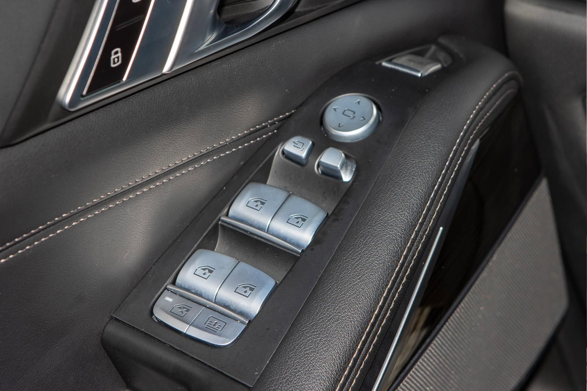 Used 2024 BMW X7 xDrive40i w/ Executive Package image 30