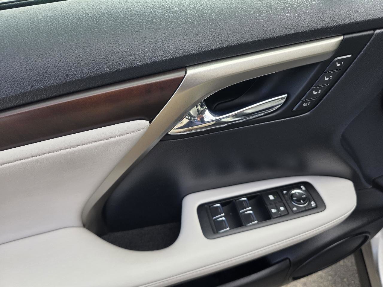 Used 2022 Lexus RX 450h AWD w/ Premium Package image 12