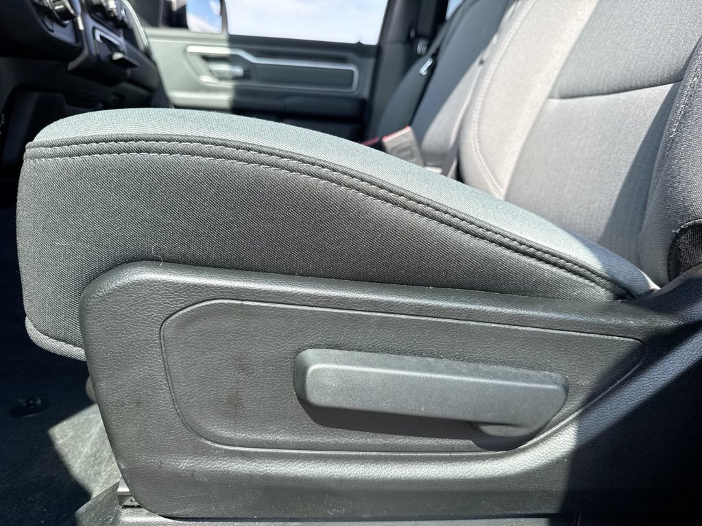 Used 2023 RAM 1500 Big Horn AWD/4WD image 12
