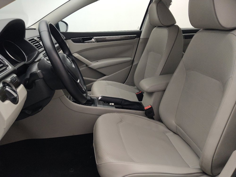 Used 2018 Volkswagen Passat 2.0T SE FWD image 17