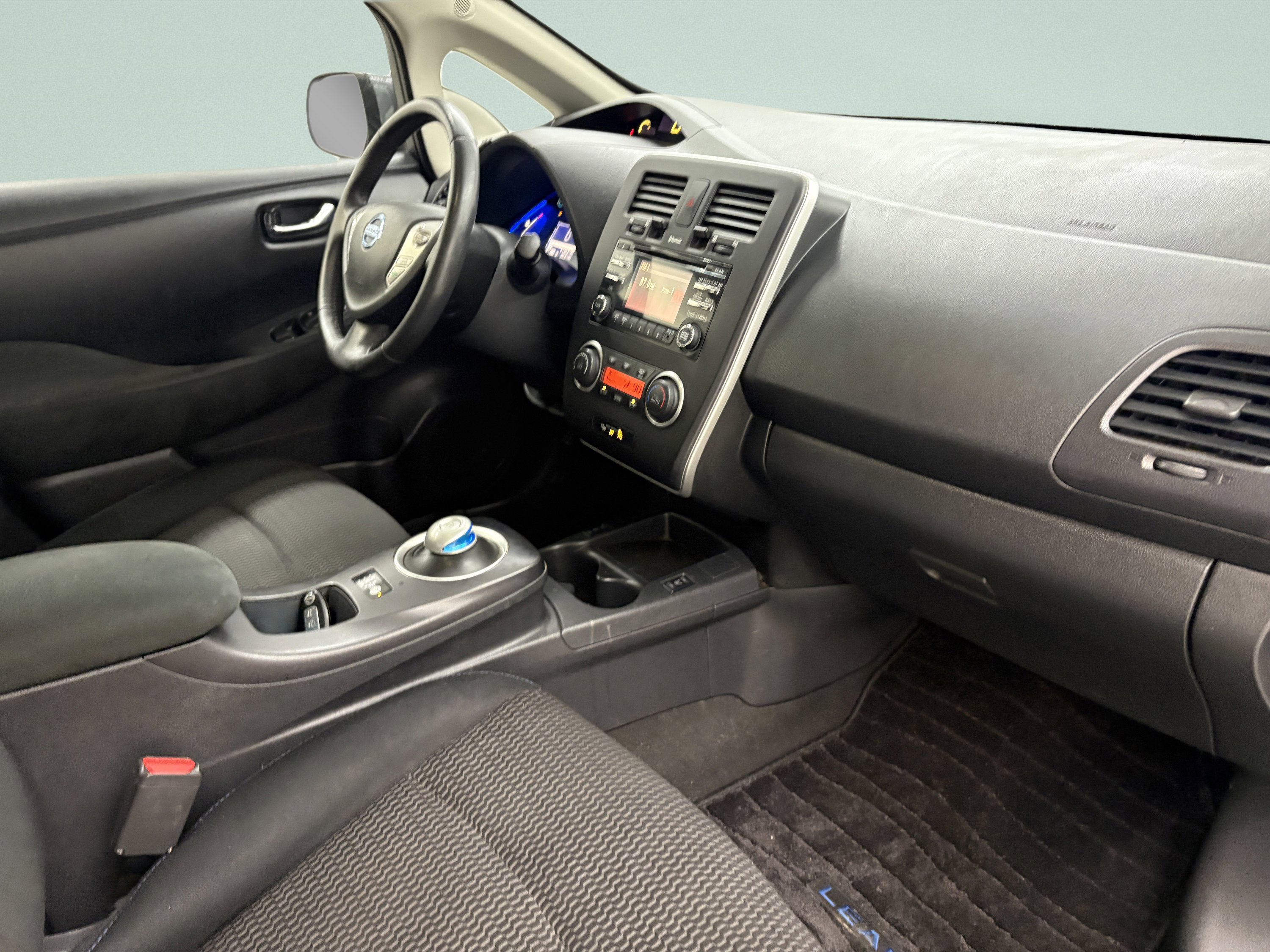 Used 2015 Nissan Leaf S w/ Charge Package image 21