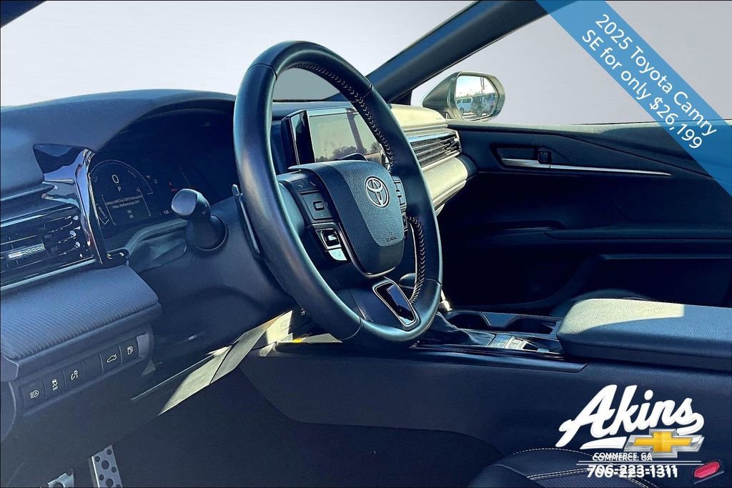 Used 2025 Toyota Camry SE image 13