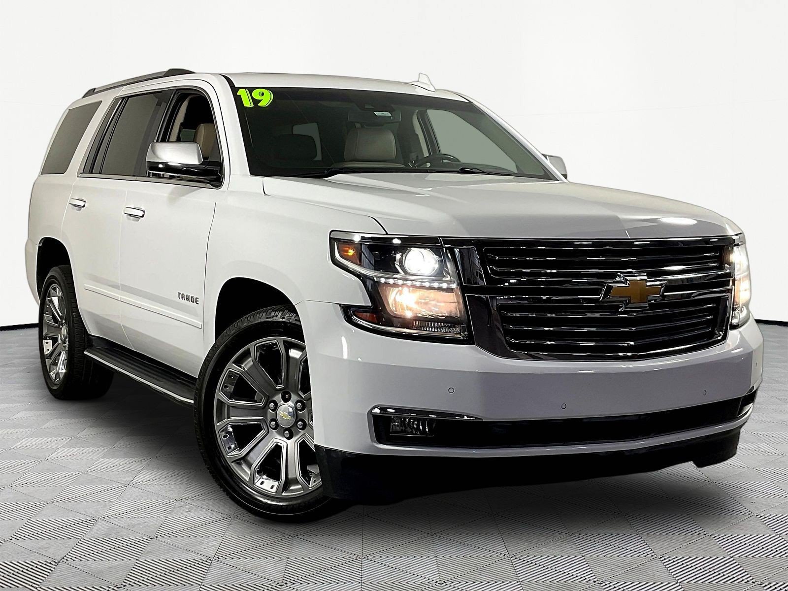 Used 2019 Chevrolet Tahoe Premier AWD/4WD image 3