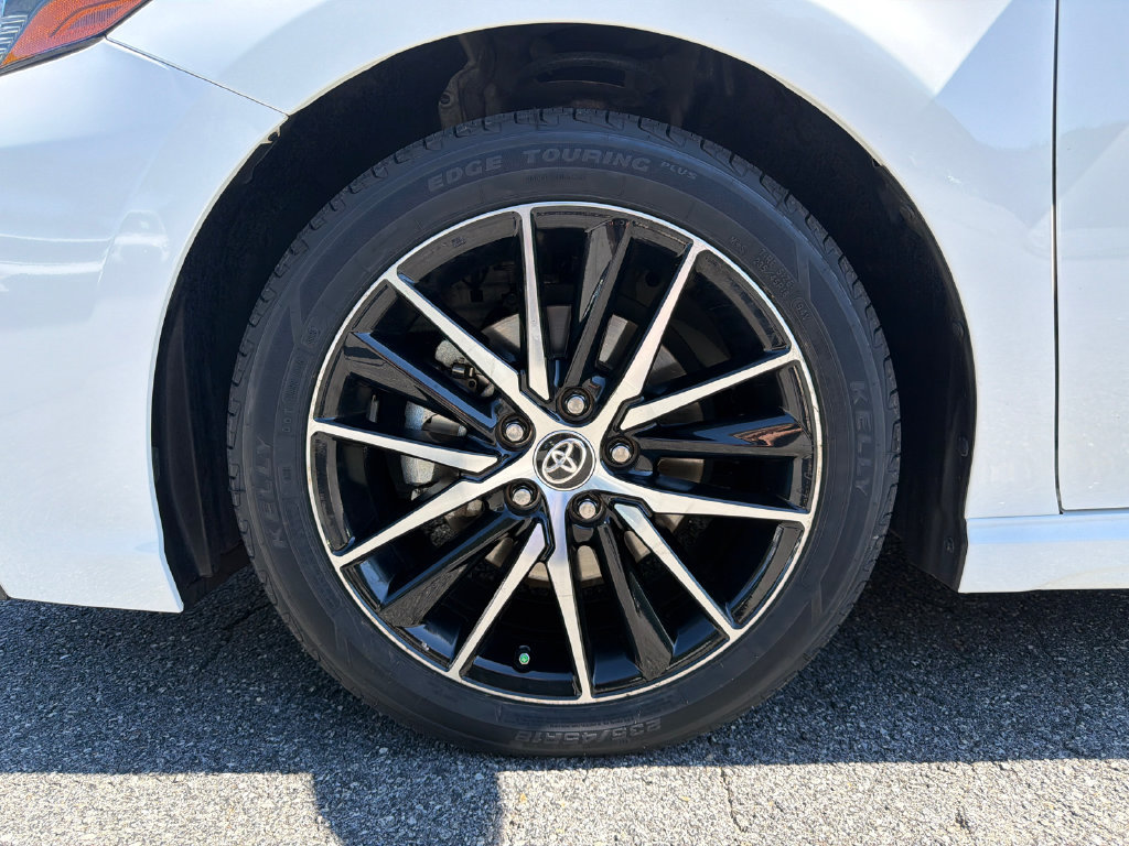 Used 2024 Toyota Camry SE FWD image 11