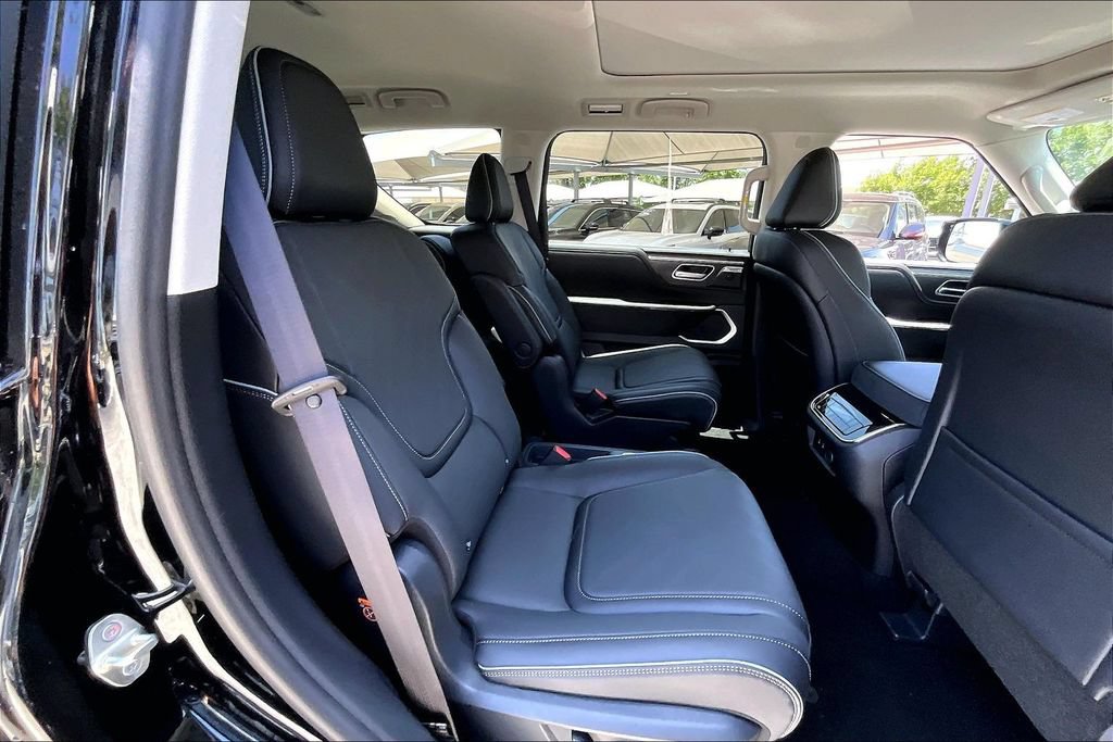 New 2027 INFINITI QX80 Luxe RWD image 17