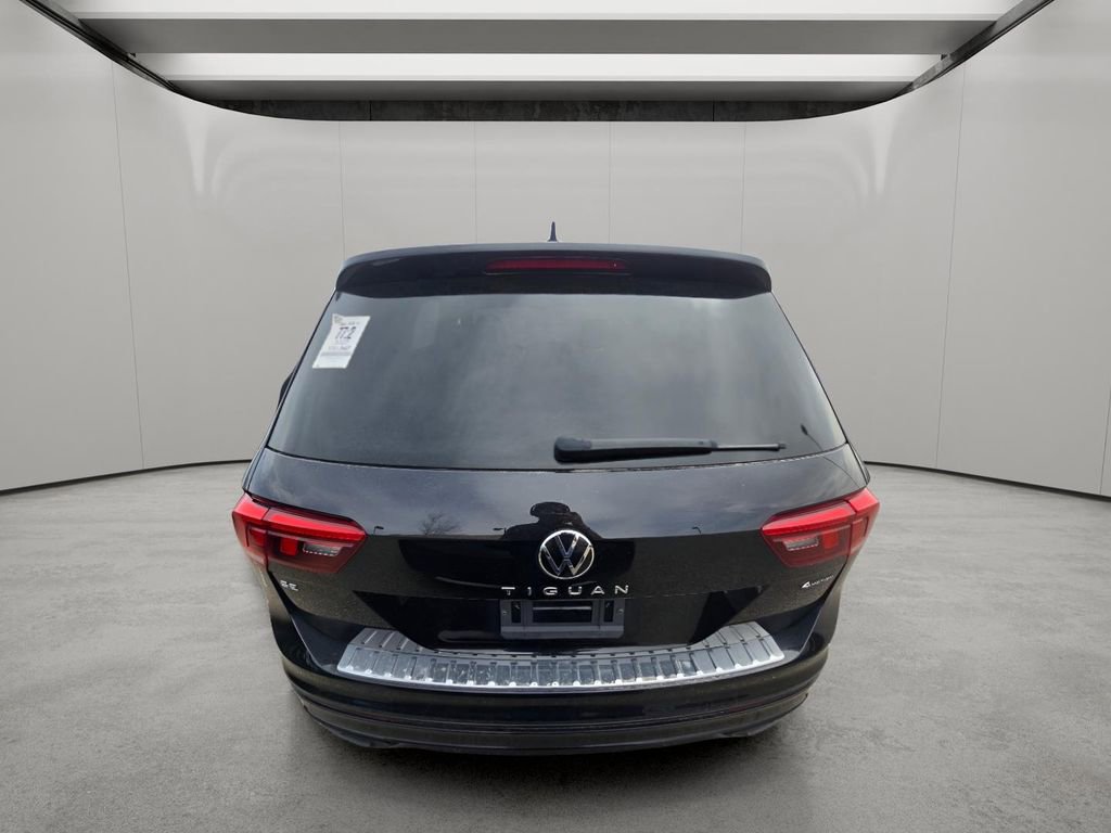 Used 2022 Volkswagen Tiguan SE R-Line image 4