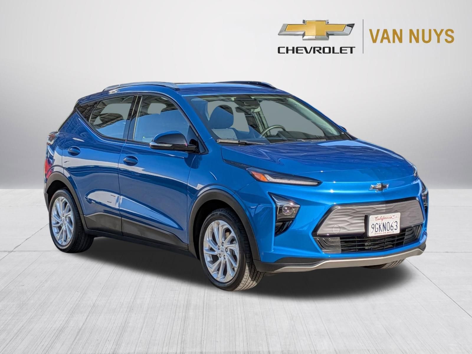Used 2023 Chevrolet Bolt EUV LT w/ Comfort Package FWD image 3
