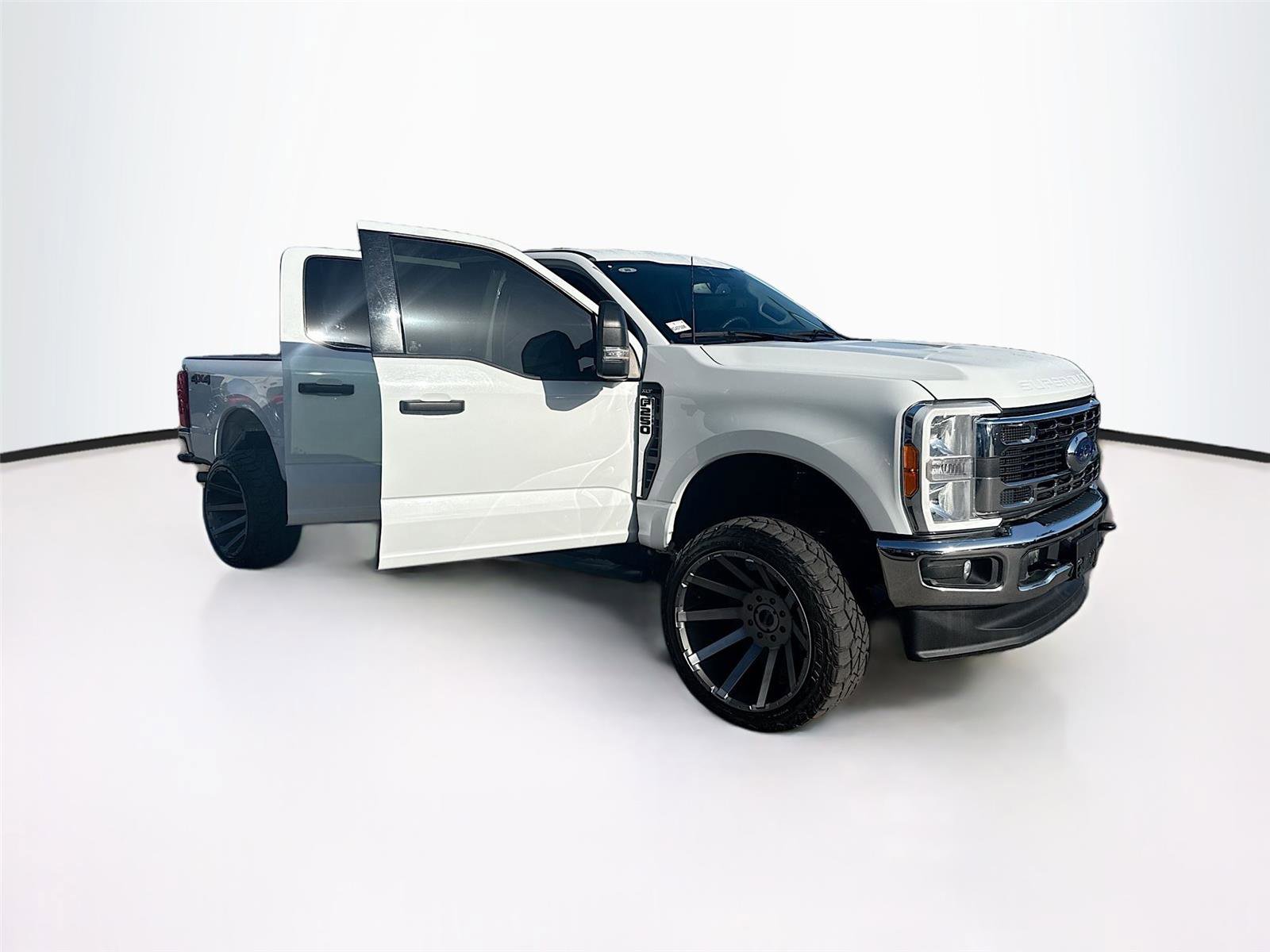 Used 2023 Ford F250 XLT AWD/4WD image 31
