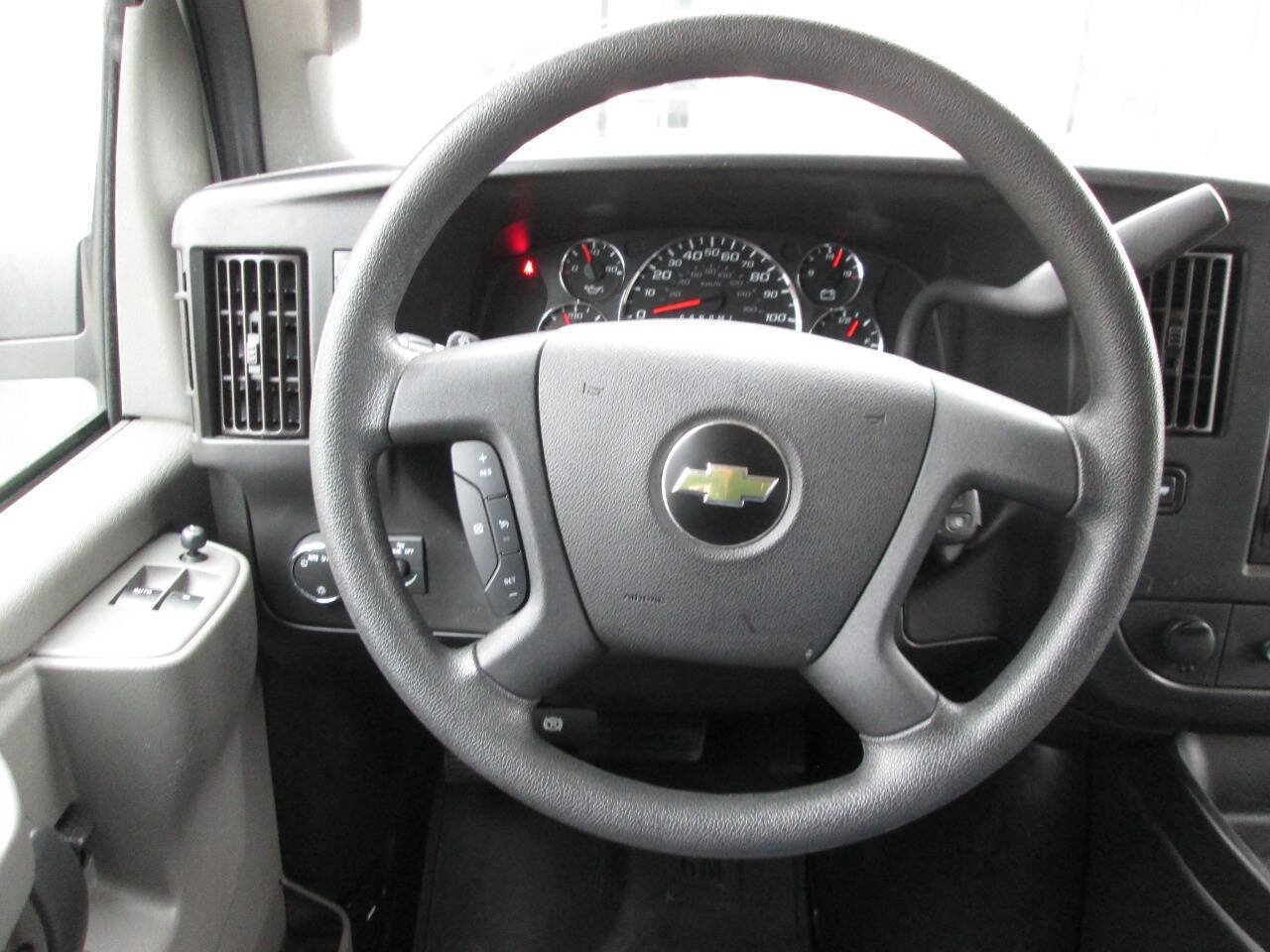 Used 2018 Chevrolet Express 3500 LT w/ LT Preferred Equipment Group RWD image 12
