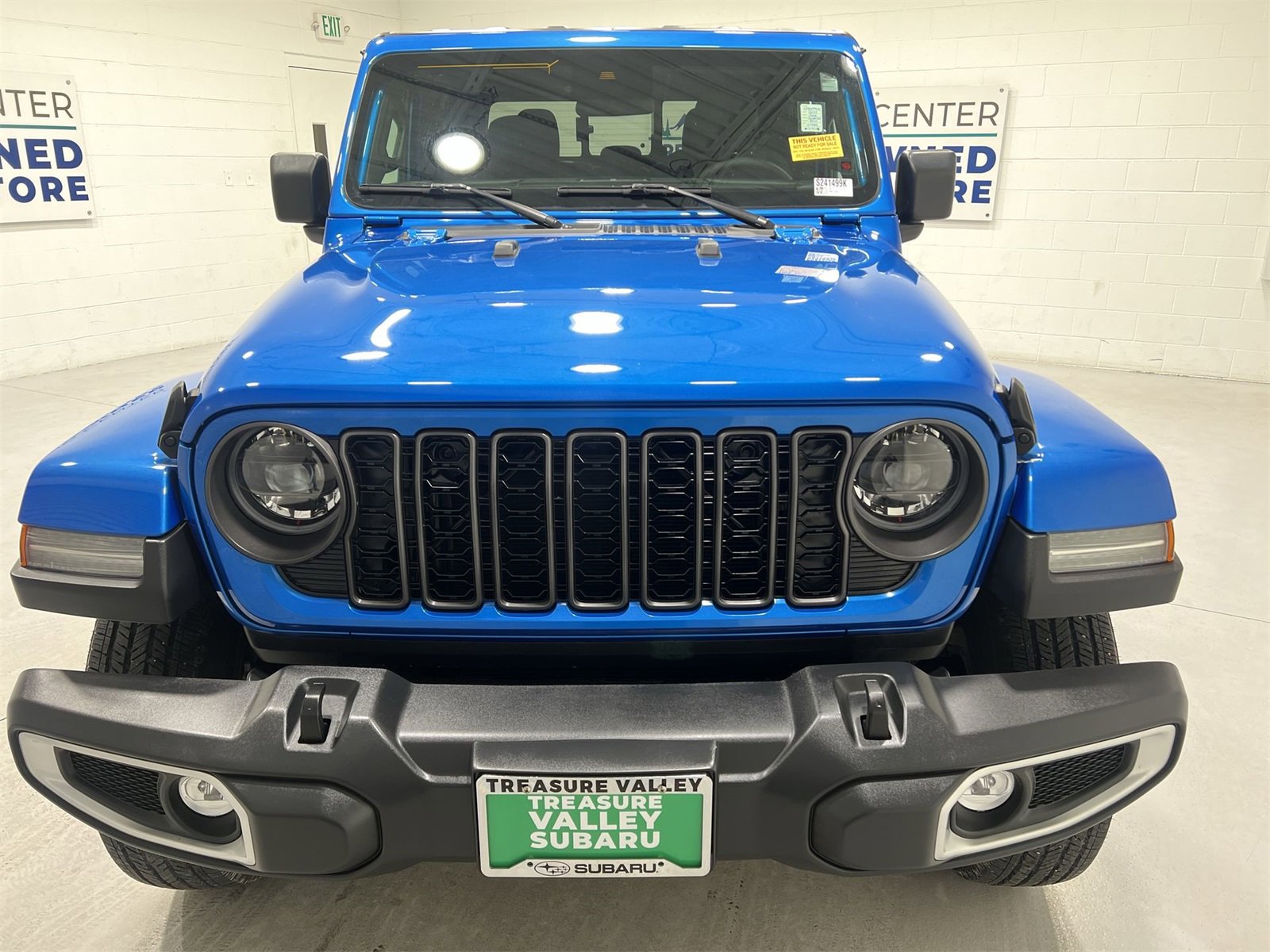 Used 2024 Jeep Gladiator Sport image 3