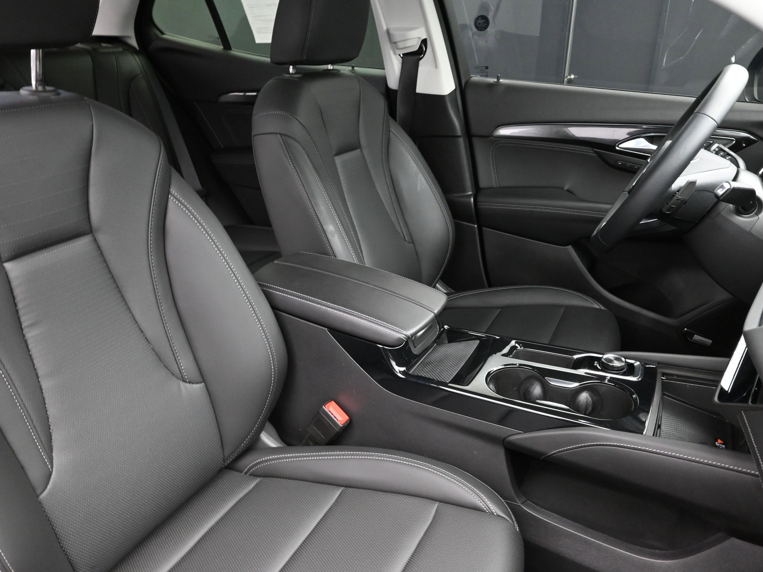 Used 2024 Buick Envision Preferred image 28