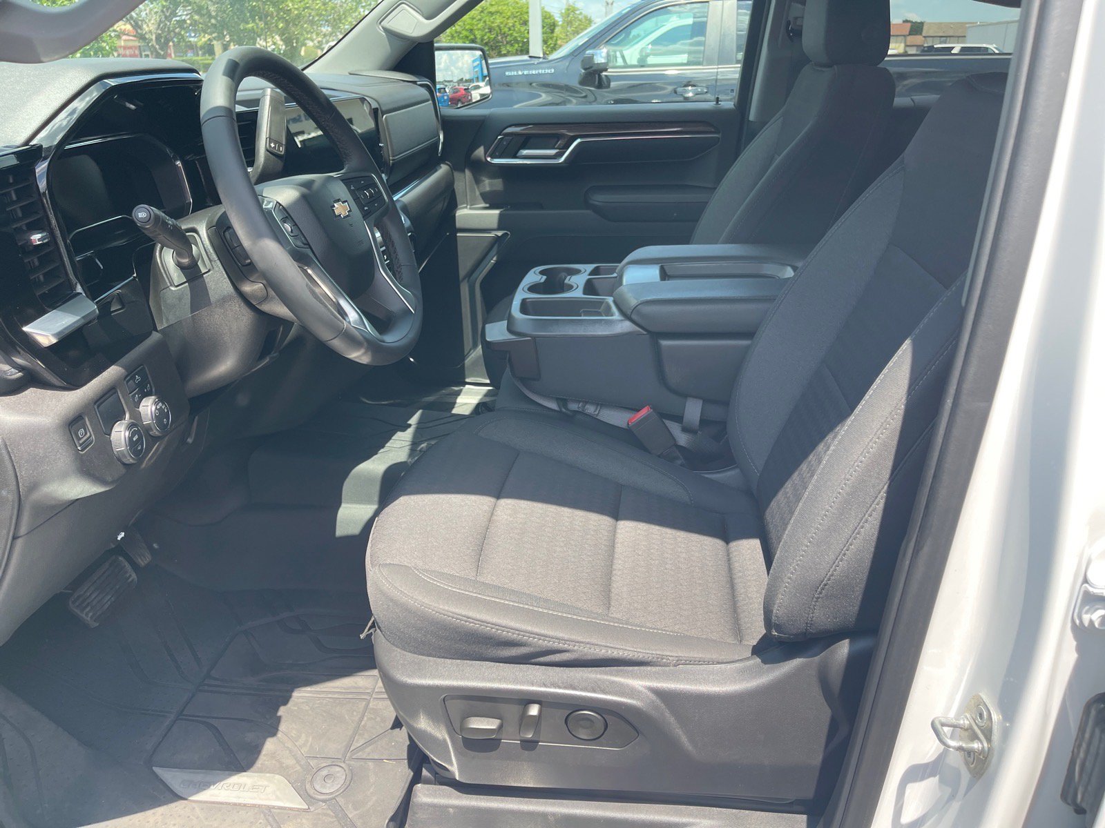 Used 2023 Chevrolet Silverado 1500 LT w/ Protection Package RWD image 10