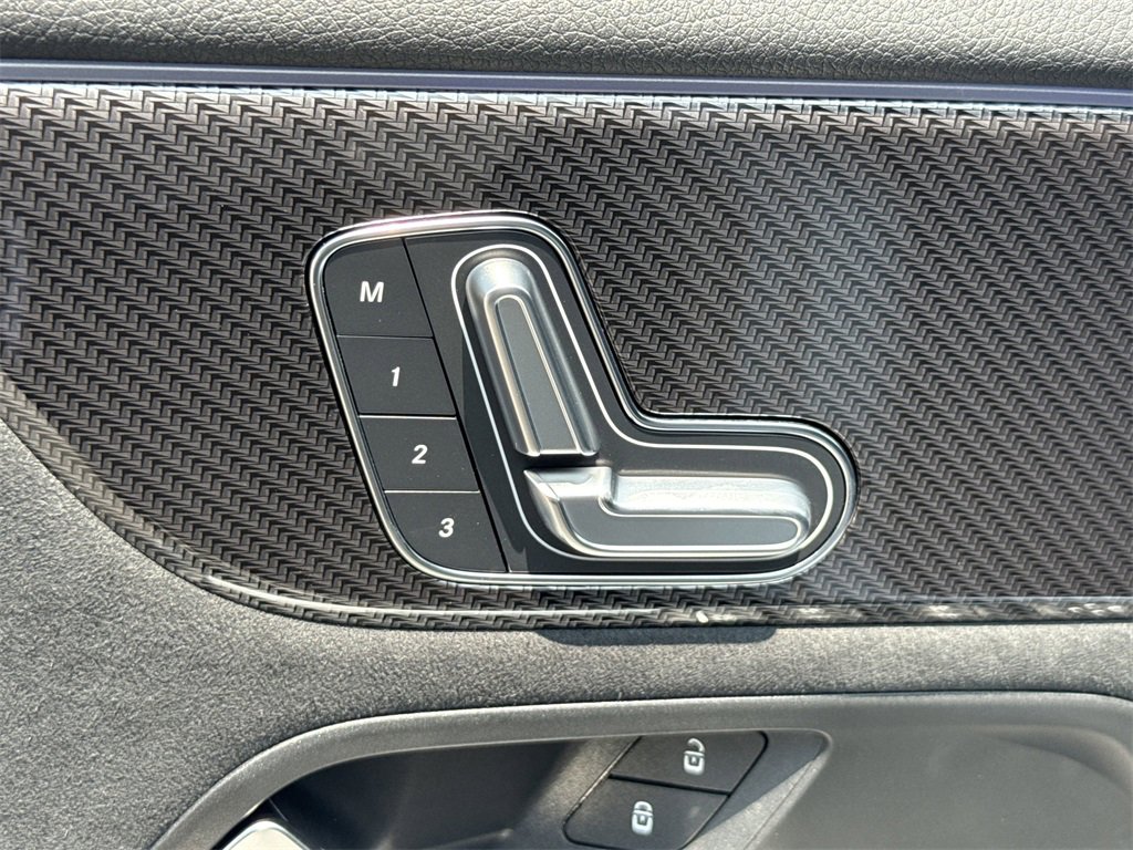 New 2025 Mercedes-Benz GLA 250 image 11