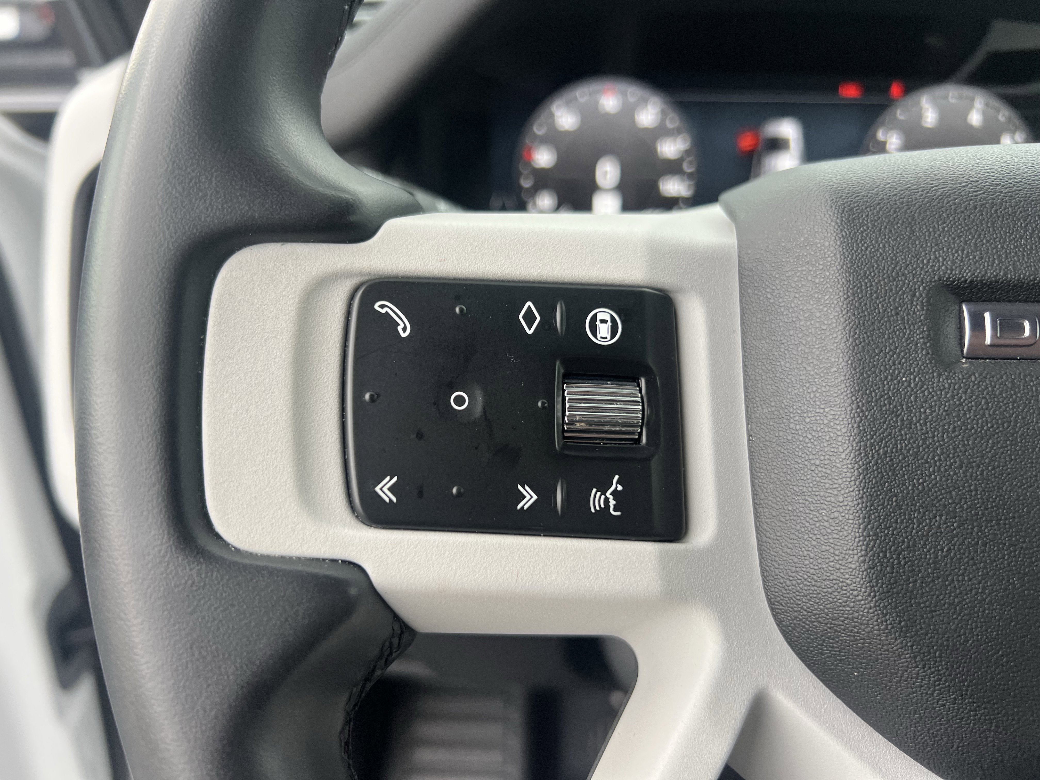 Certified 2025 Land Rover Defender 110 S image 21