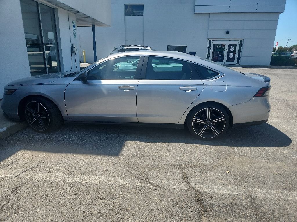 Used 2023 Honda Accord Sport image 8