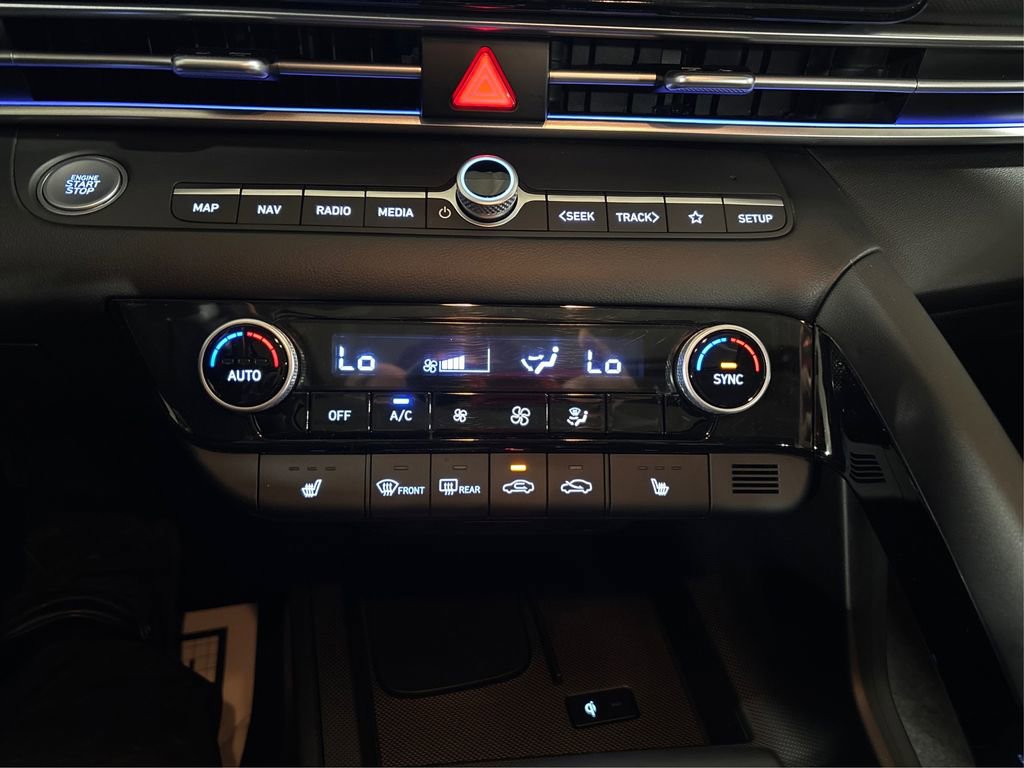 Used 2024 Hyundai Elantra SEL w/ Convenience Package image 31