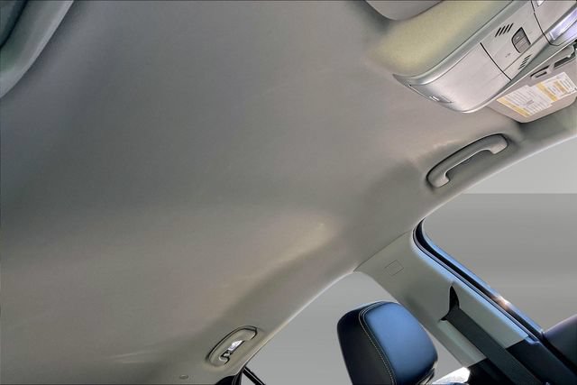 Certified 2019 Chevrolet Equinox Premier w/ LPO, Floor Liner Package AWD/4WD image 22