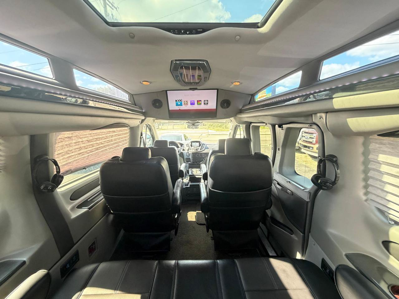 Used 2019 Ford Transit 150 130 Low Roof w/ Exterior Upgrade Package RWD image 14