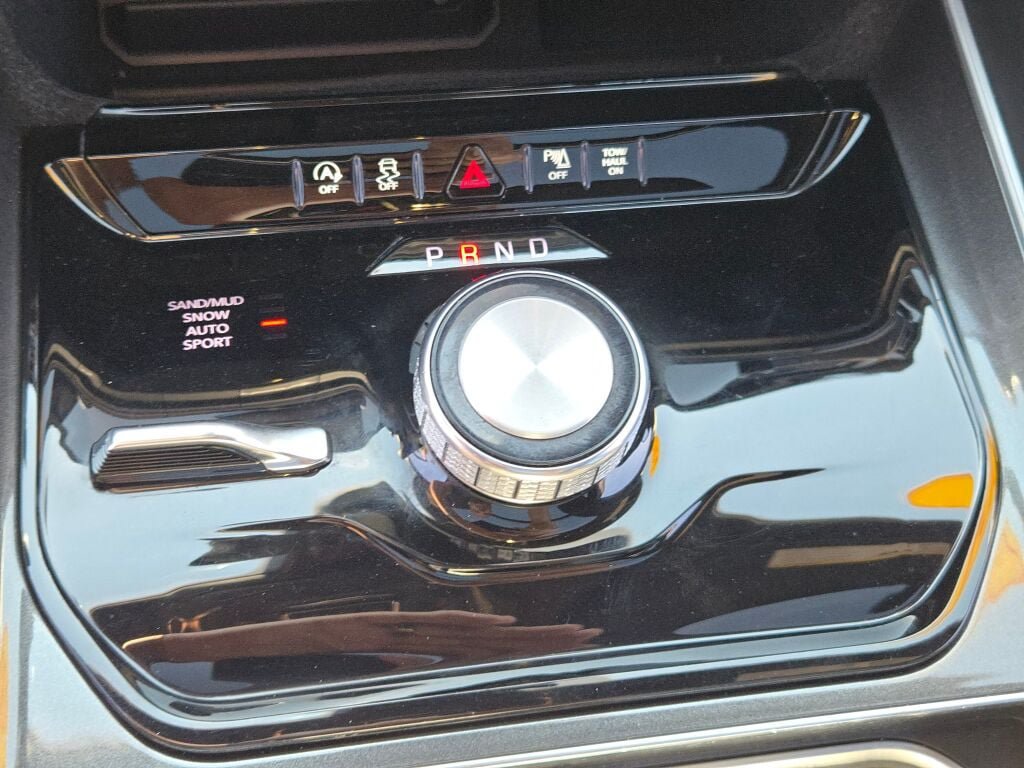 Used 2024 Jeep Wagoneer 4WD w/ Premium Group I image 36