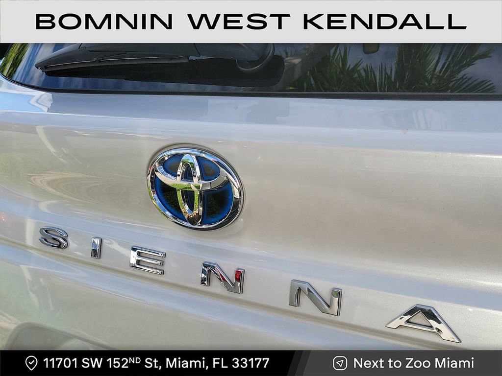 Used 2024 Toyota Sienna Limited image 6