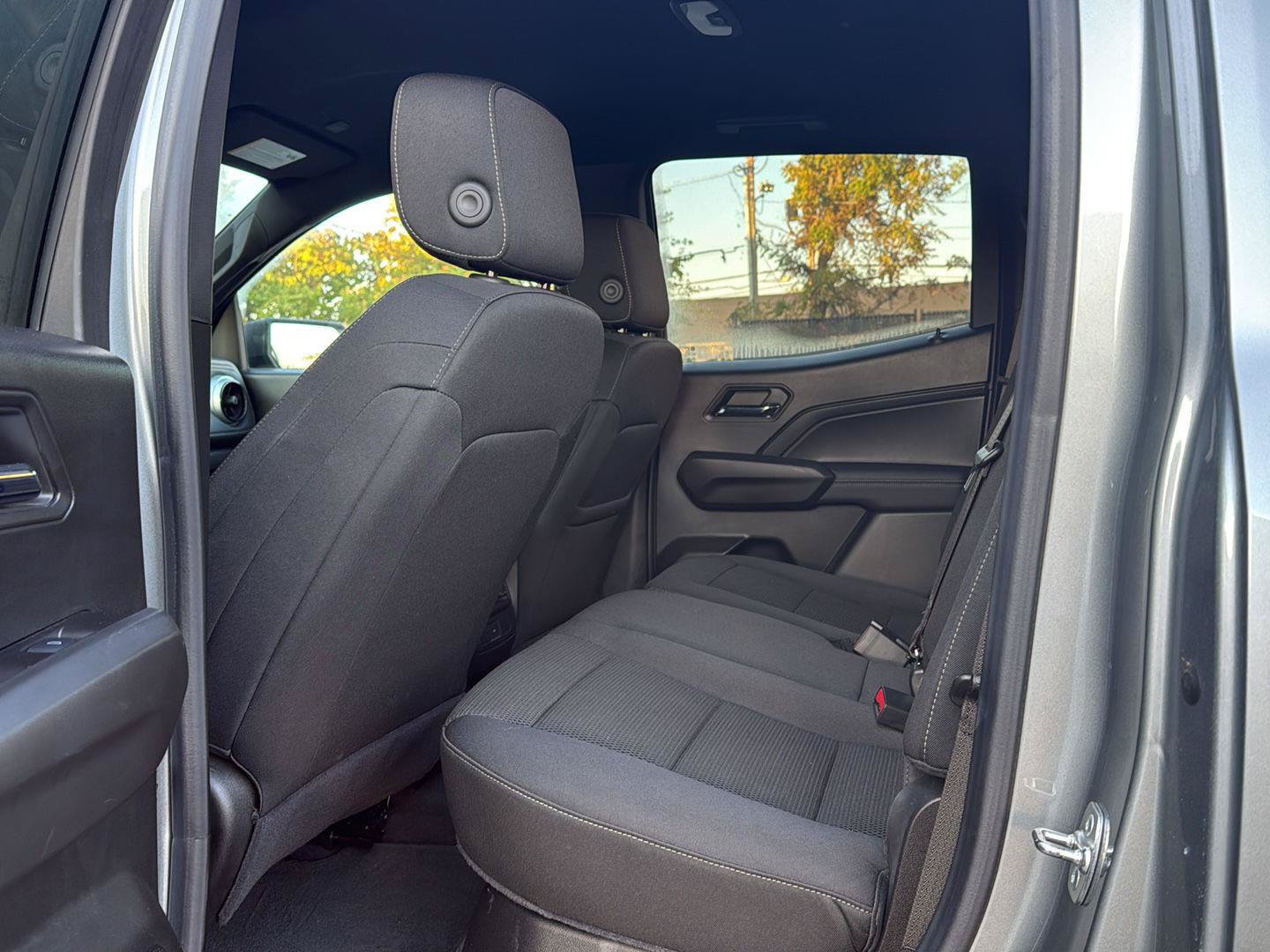 Used 2024 Chevrolet Colorado LT w/ LT Convenience Package II AWD/4WD image 10