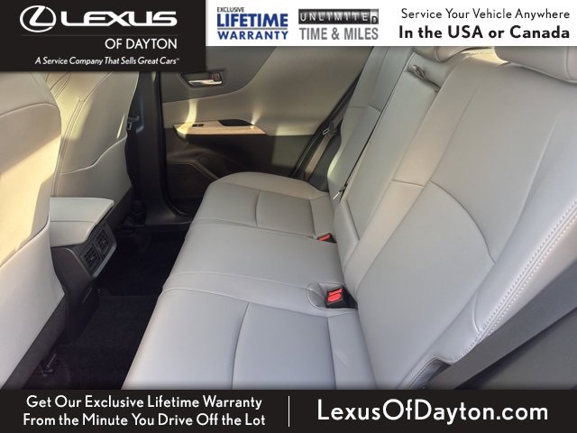 Used 2023 Toyota Venza XLE image 32