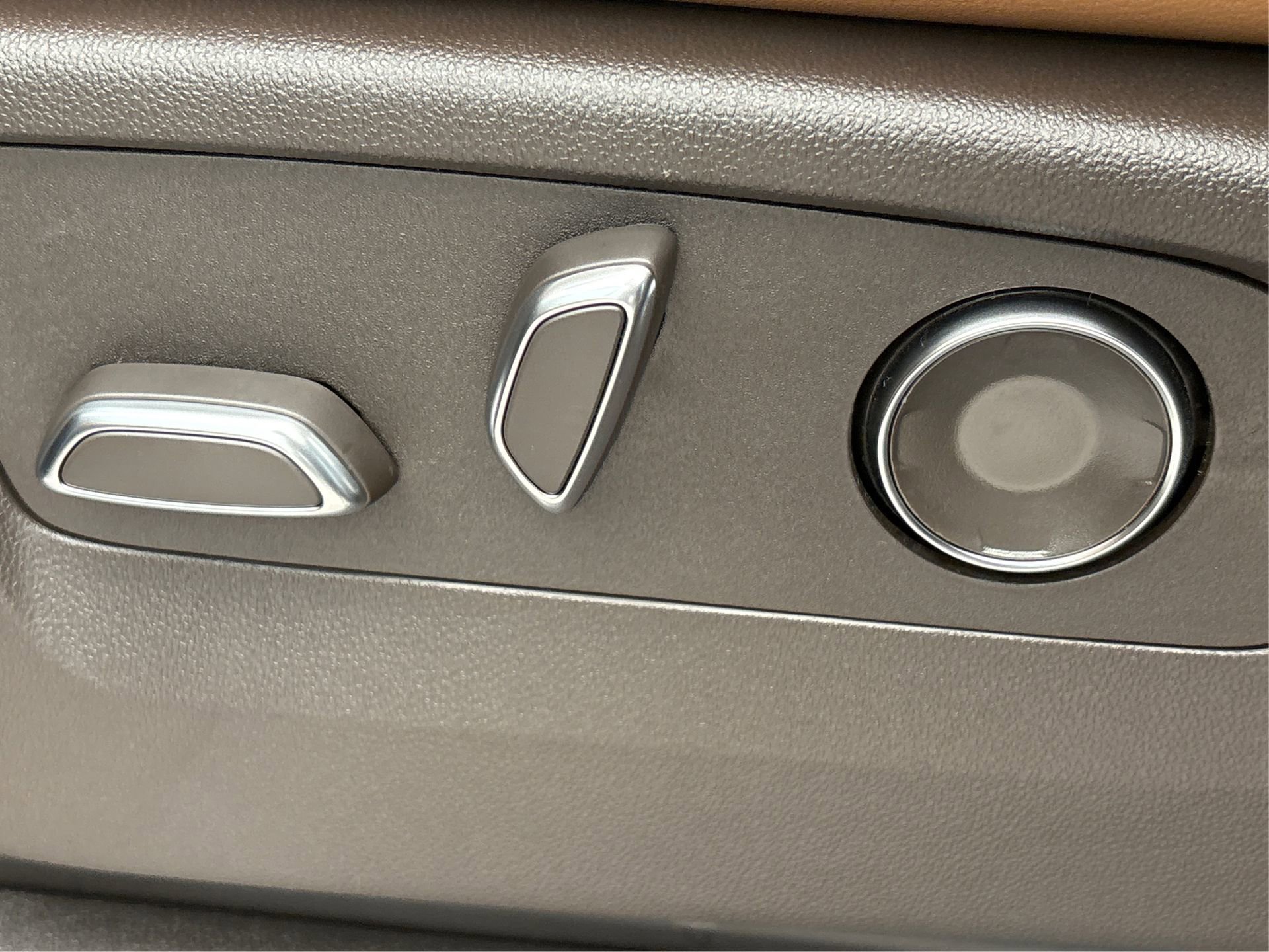 New 2025 Cadillac Escalade Premium Luxury image 18